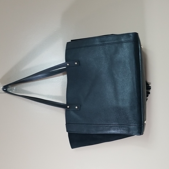 H & M FAUX-LEATHER TOTE WITH REMOVABLE CROSSBODY BAG IN BLACK - Picture 2 of 10